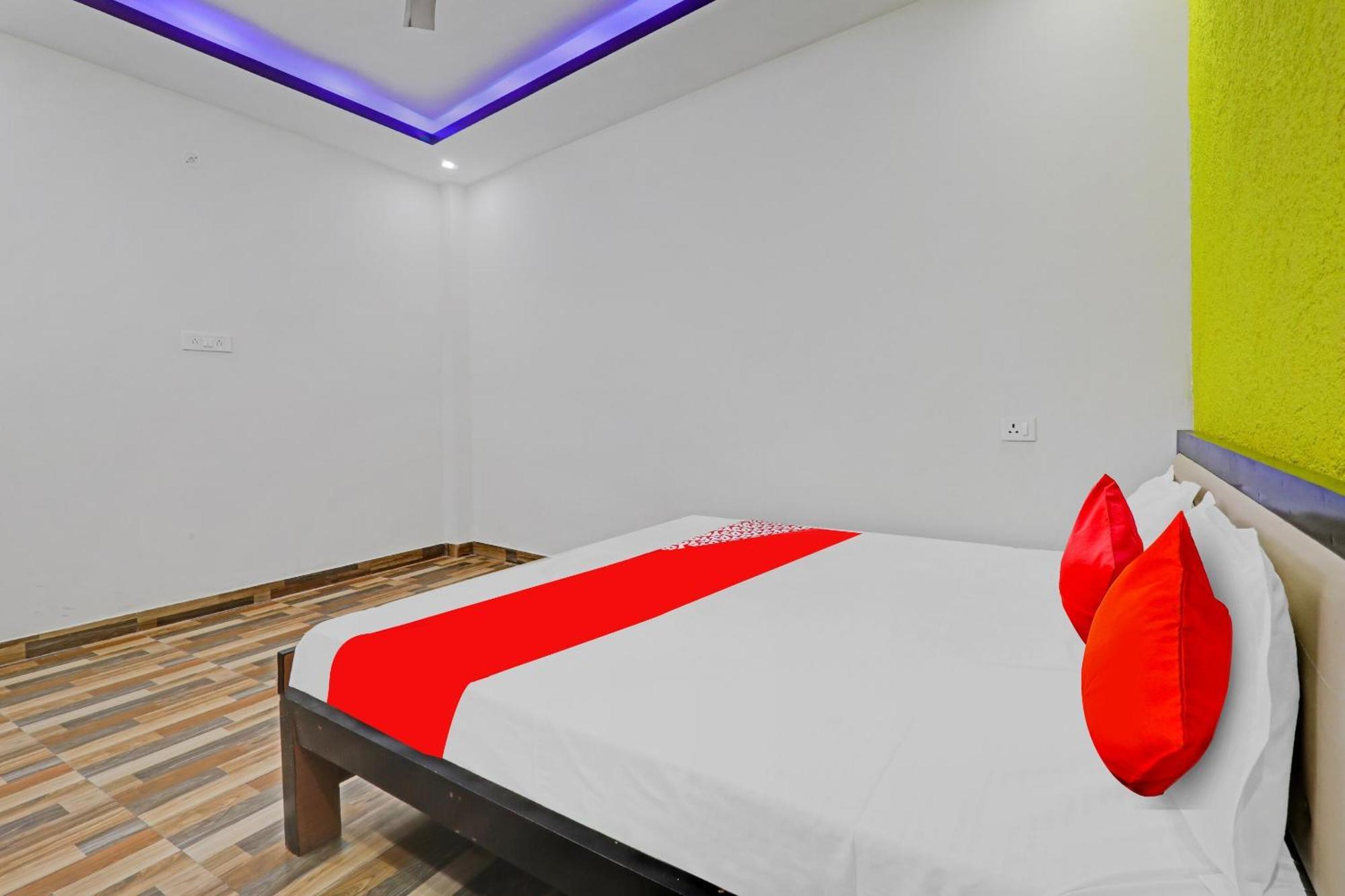 Hotel O R K Hotels ลัคเนา ภายนอก รูปภาพ
