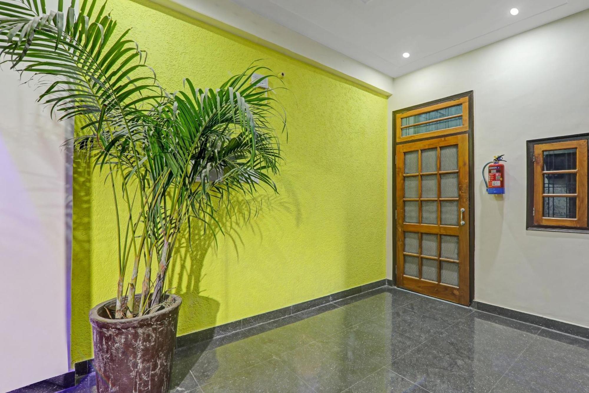 Hotel O R K Hotels ลัคเนา ภายนอก รูปภาพ